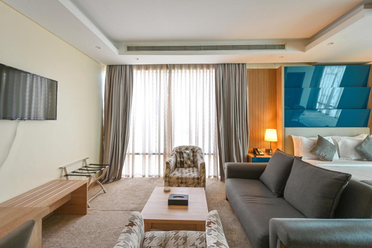 Al Mansour Suites Hotel Ad Dawhah Esterno foto