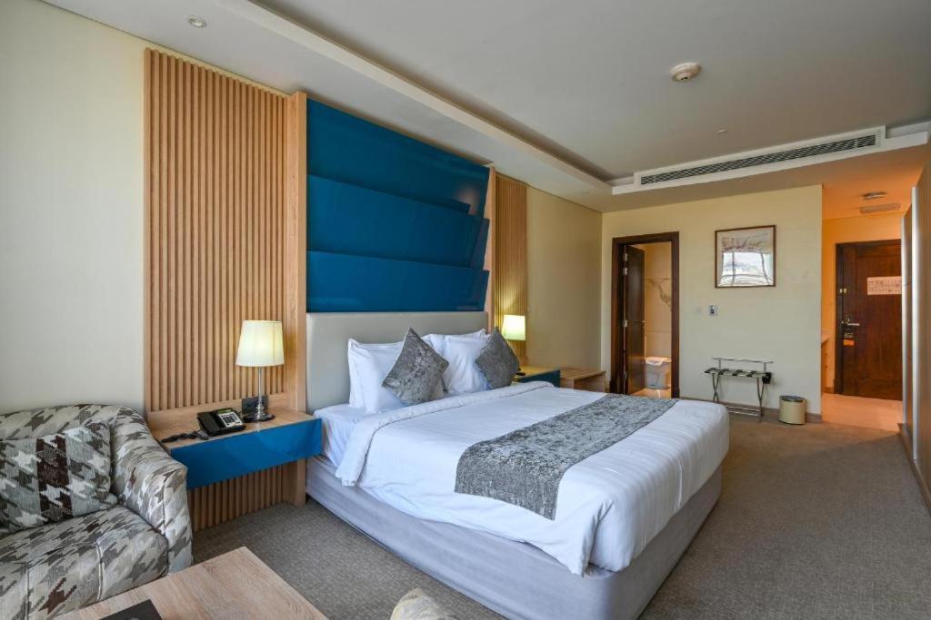Al Mansour Suites Hotel Ad Dawhah Esterno foto